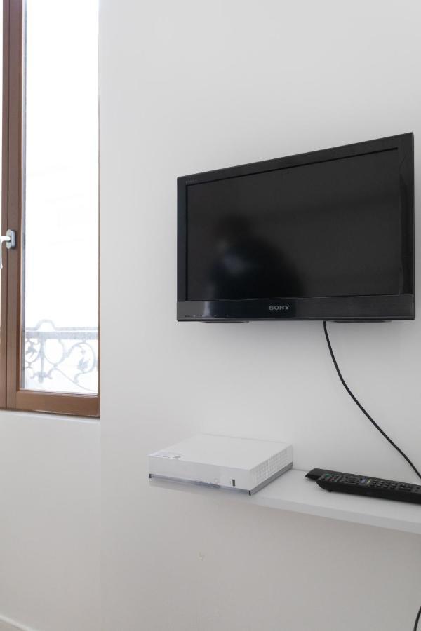 サン・トゥアンLe Chic Audonien - Cozy Nest Before Gates Of Paris - Access From Cdg & Orly Airports - Wi-Fi - Smart Tvアパートメント エクステリア 写真